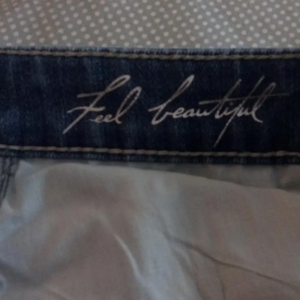 White House/Black Market Jewel-detail straight leg, low rise Jeans Women Size 4 - Picture 7 of 11